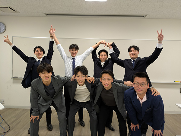 株式会社HoQホールディングス